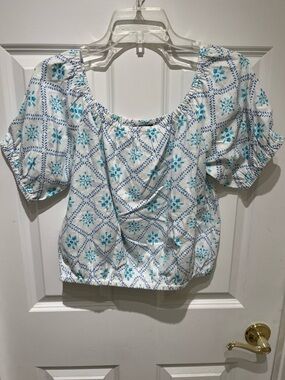 NWT Ann Taylor White and Blue Floral Puff-Sleeve Crop Top Size Small